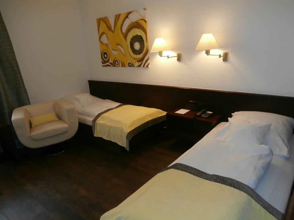 Central Hotel ไฟรบวร์กอิมไบรส์เกา ห้อง รูปภาพ